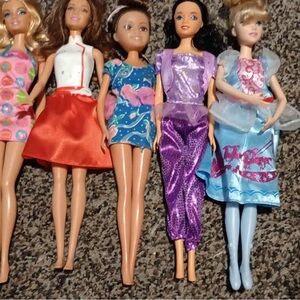 Barbie and friends fashion doll set 8